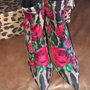 Dolce & Gabbana Roses Leopard Printed Boots